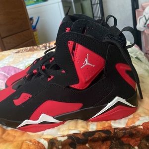 Worn once, box perfect condition, original price in this size is 210 on goat.